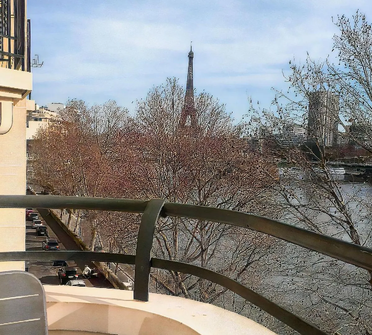 Beautiful Flat View Of The Seine And Eiffel Tower location